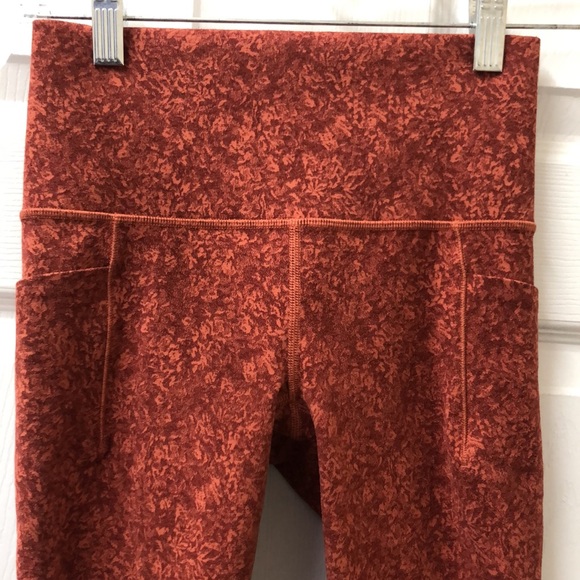 LIKE NEW! Athleta Salutation 7/8 Tight - Picture 4 of 12